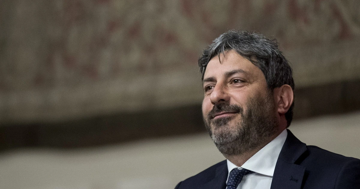 Coronavirus, schiaffo agli italiani in difficoltà: cosa regala Montecitorio. L'annuncio di Roberto Fico