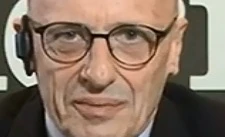 Sardine, Alessandro Sallusti a Otto e Mezzo incalza Mattia Santori: "Salvini uno str***. E poi?"