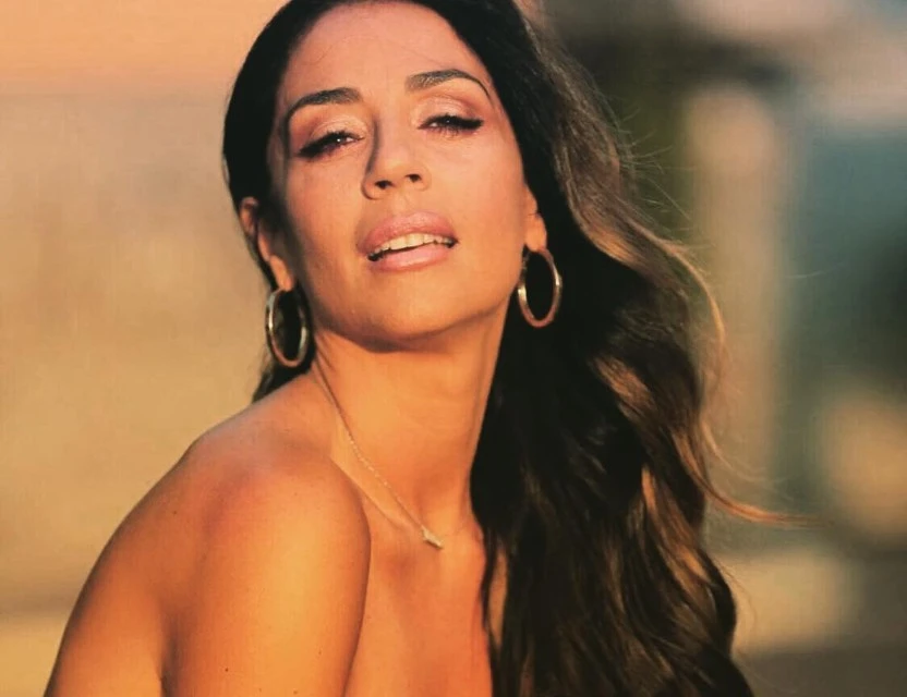 Uomini e Donne, Raffaella Mennoia durissima: "Certa gente dovrebbe sparire"