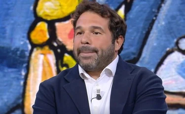 Mottola, l'inviato di punta di Report va da Floris per accoltellare Ranucci (che lo aveva creato)