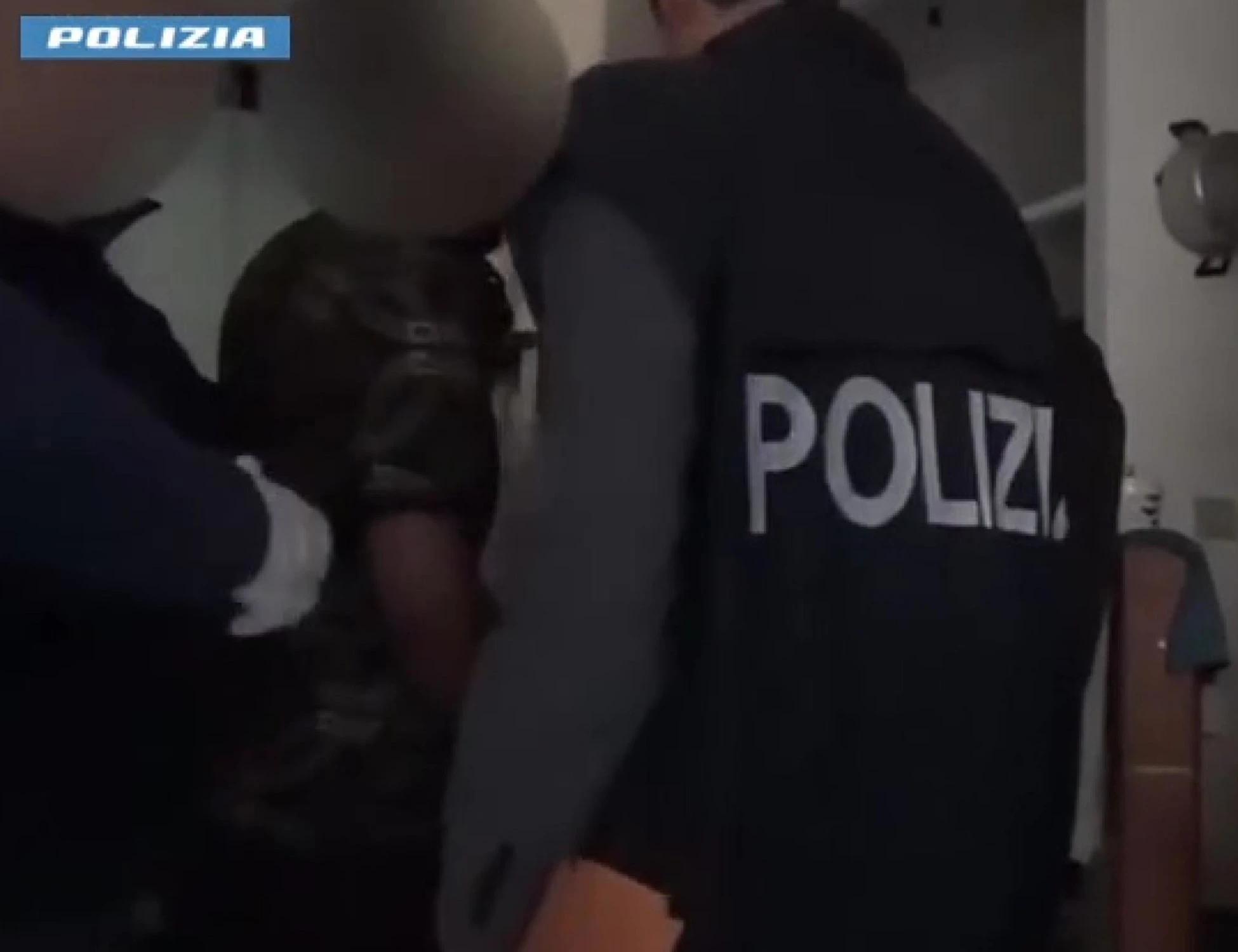 Lecco, arrestato uno studente egiziano di 20 anni: Jihad, che manuali aveva in casa