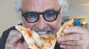 Crazy Pizza, voci infamanti su Flavio Briatore: "Perché ha attaccato i pizzaioli napoletani"