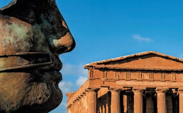 La nuova Sicilia divisa tra la storia e il futuro