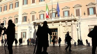 Giustizia, Azione vota con la maggioranza: esplode l'ira del Pd, parole grosse