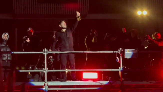 Paky accende Rozzano, migliaia al listening party di "Gloria"