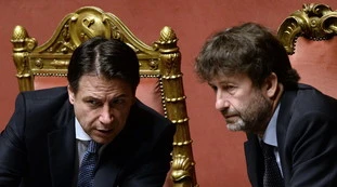 Giuseppe Conte, voci sul rimpasto: il Pd vuole far fuori Lucia Azzolina