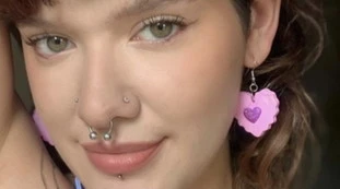 Cherry, le foto con cui guadagna 30mila dollari al mese: lì sotto... roba estrema