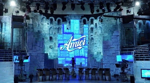 Maria De Filippi, in studio torna l'ex allievo dopo l'arresto cardiaco