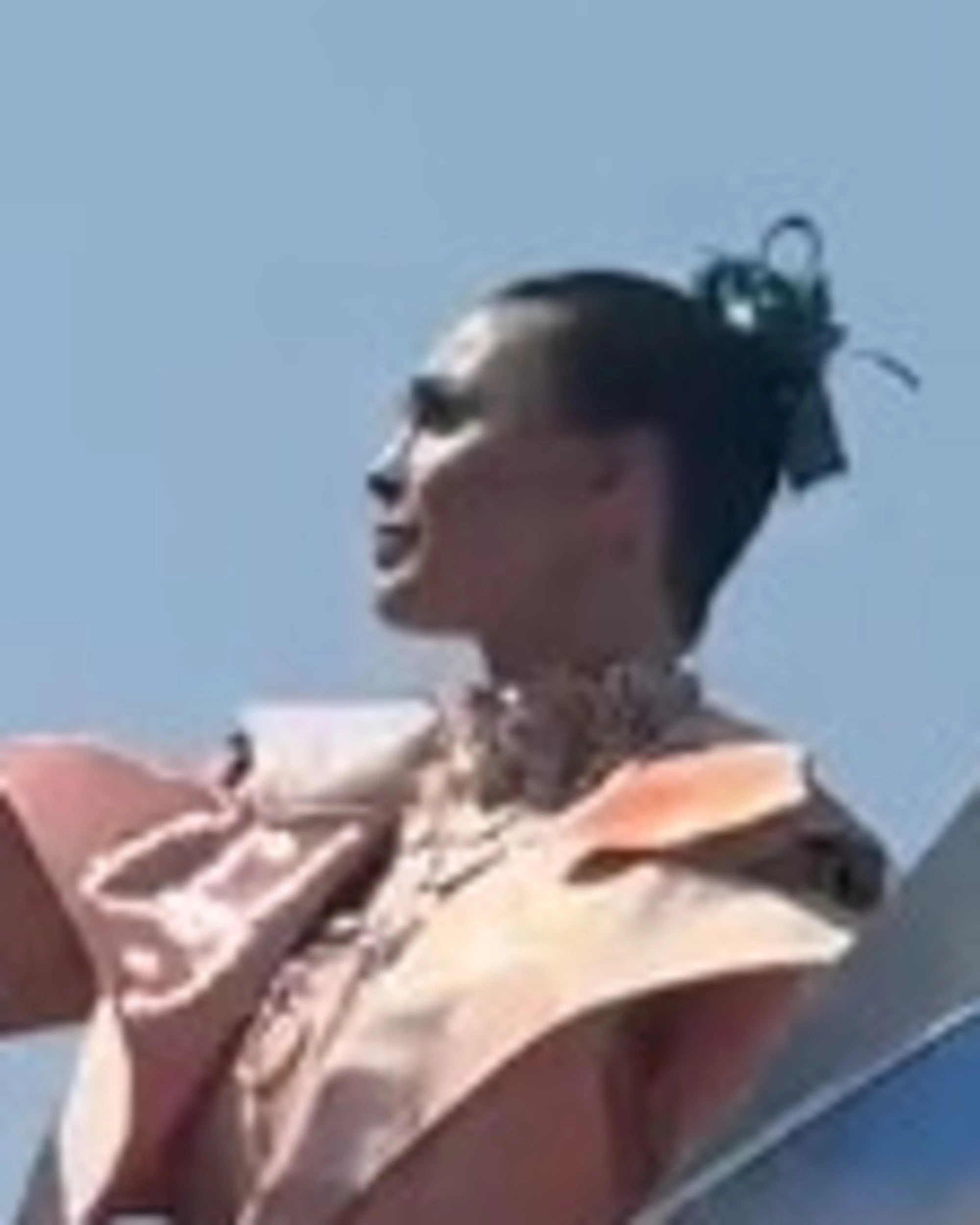 Rose Villain, clamoroso: come si presenta al Gay Pride