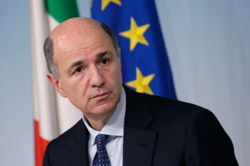 Passera l'aspirante premier alla ricerca di un partito