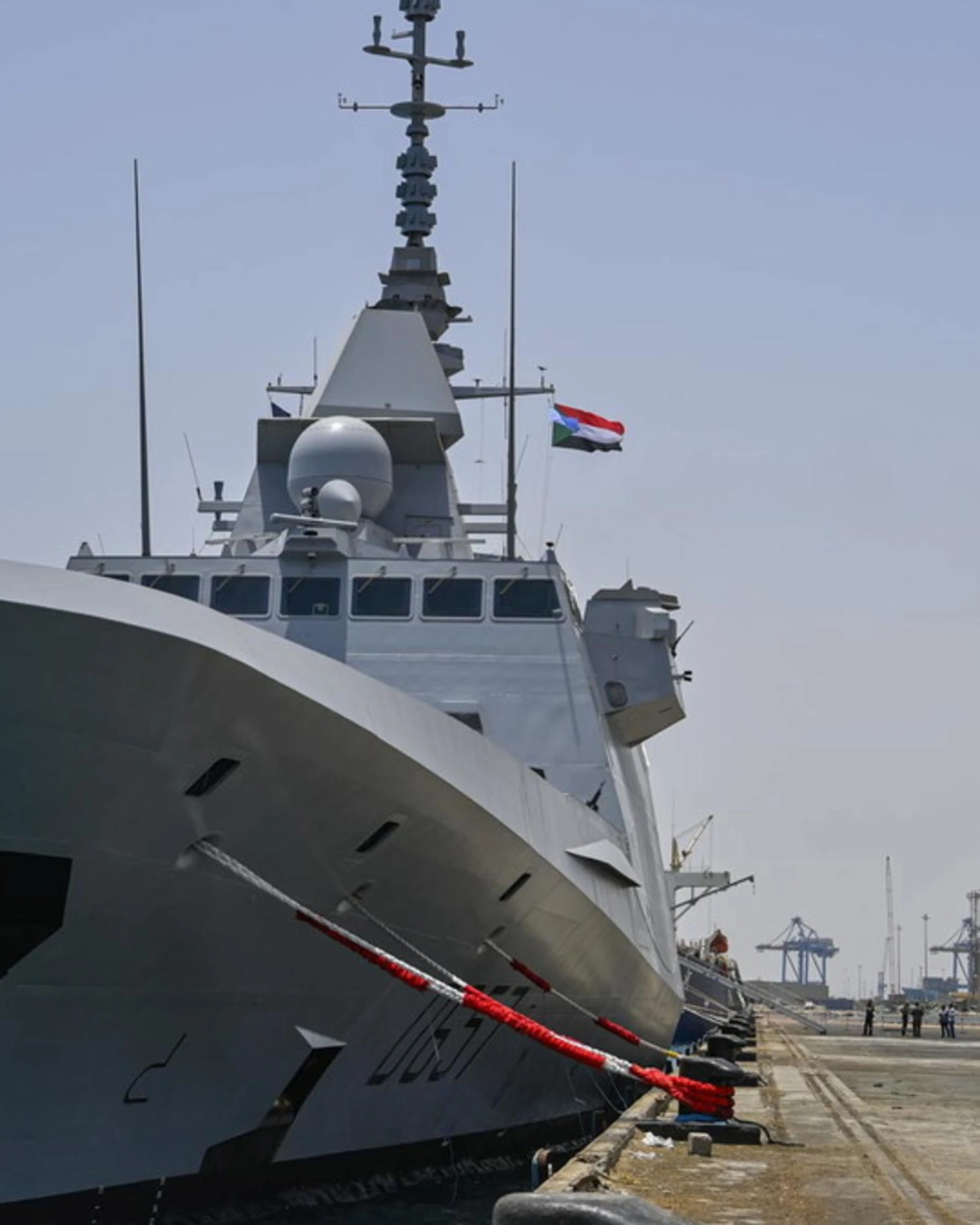 Flotta fantasma, la Francia abborda una nave russa: alta tensione in mare 