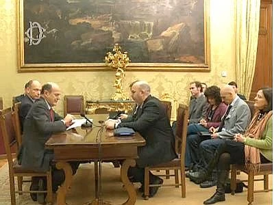 Bersani ai 5 Stelle: ''Siate responsabili'' Crimi-Lombardi: ''No alla fiducia''
