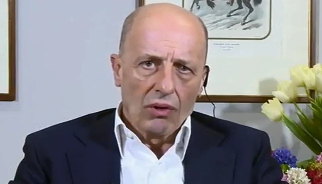 Otto e mezzo, la bomba di Alessandro Sallusti: "Alleanza tra Salvini e Renzi? Un'operazione in corso"