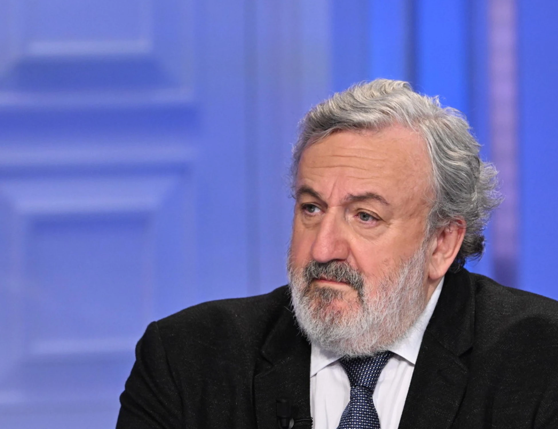 Michele Emiliano si autonomina, rivolta FdI: "Episodio vergognoso"