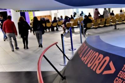 Salario minimo, nessun accordo: soglia torna a 9 euro