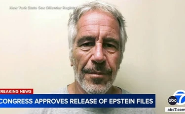 Epstein, "ceniamo con questa putt***": altre foto clamorose