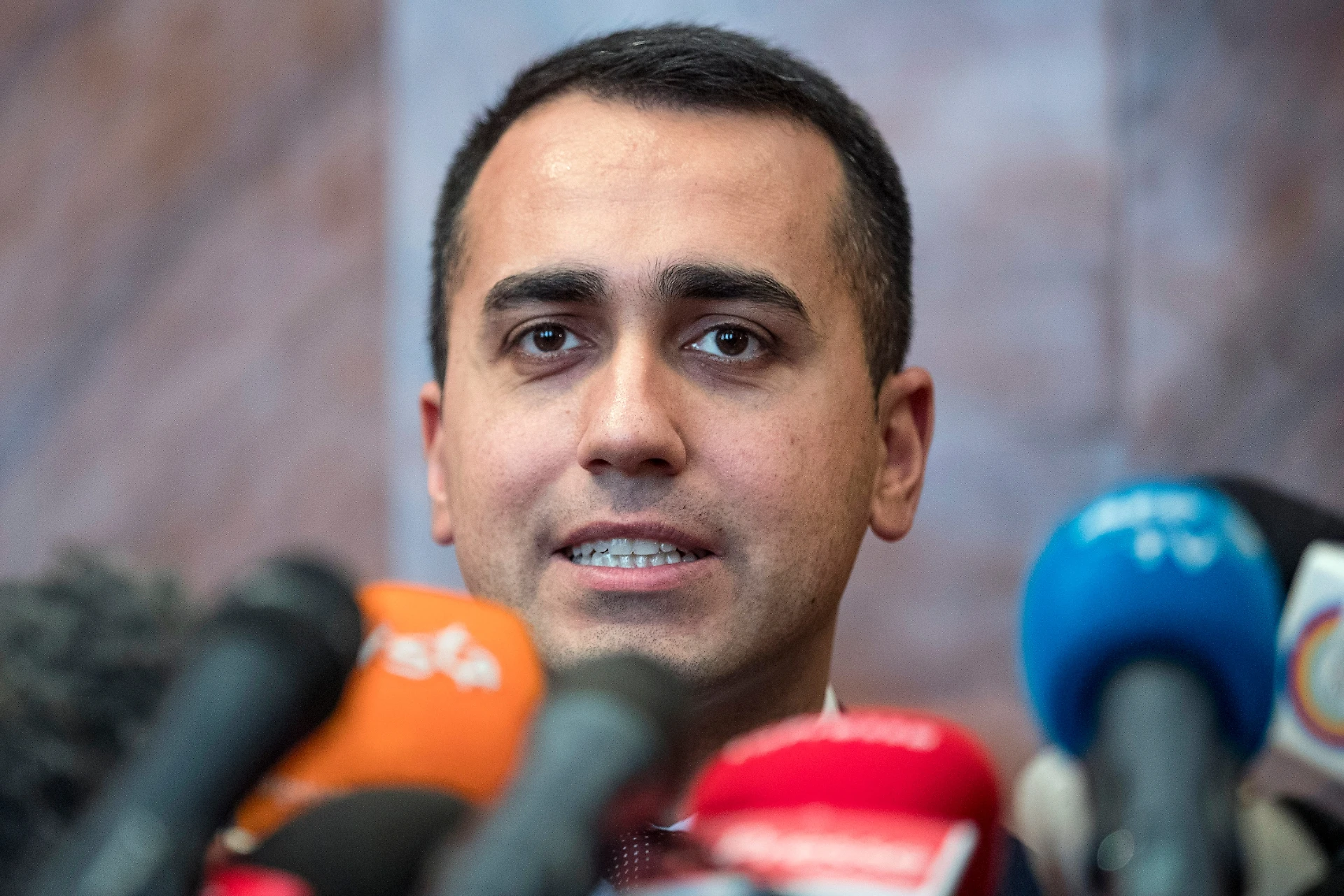 Luigi Di Maio stroncato dall'Ocse: "Salario minimo è inutile e 9 euro una cifra elevata"