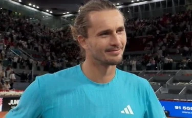 Sinner, Zverev ride in faccia al giornalista: gelo in campo a Madrid