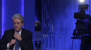 Paolo Gentiloni, Capezzone: quei "pizzini" spediti all'Italia