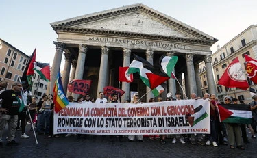 https://media.liberoquotidiano.it/9-KRU8KK1nesll7dQVPNg4pGFi_dsj5LuMDu0RTyfGM/width:800/quality:90/aW1hZ2VzLzIwMjUvMTAvMTMvMTA0ODQ3MjY0LWQwNTcxZjZkLTI0NTctNDgwMC05NDVmLWI3NzI3Yjk2Y2I1ZC5qcGc.webp