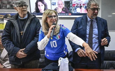 "La preside", Eugenia Carfora: "Meloniana!". delirio-sinistro contro la docente e Rai 1