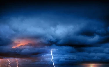 Meteo, la svolta del 12 aprile: così la perturbazione travolgerà l'Italia