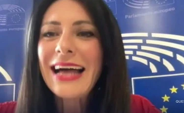 L'aria che tira, Pina Picierno: surreale sfondone sulla Festa de L'unità