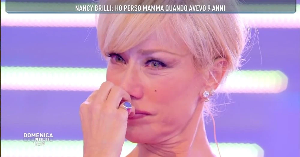 Le disgrazie di Nancy Brilli in tv: "Mia madre morta, il tumore, e quando pensavo di essere sterile"