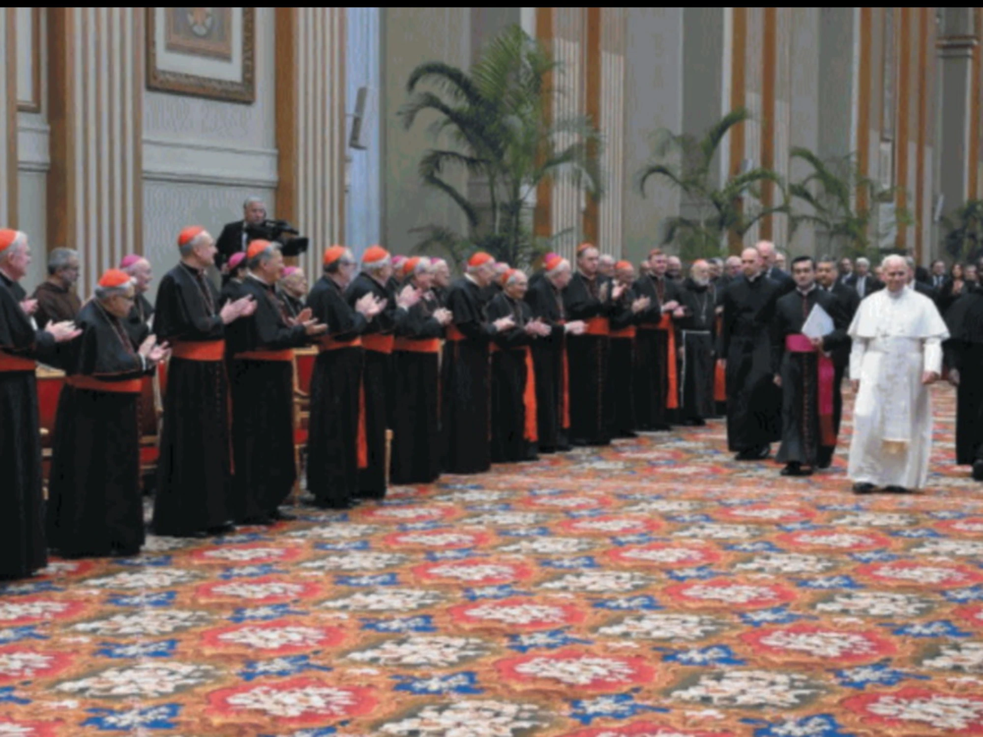 Leone XIV, l'impensabile diktat ai sacerdoti: come usare i social