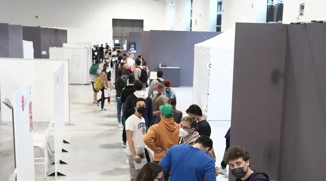 Variante Delta già superata? "Trovati cluster di Variante Gamma in Italia": coronavirus, la mutazione che elude i vaccini