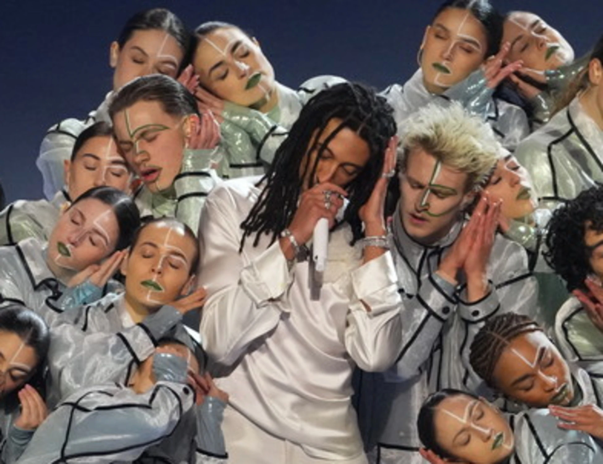 Ghali "mai inquadrato": a cosa si attacca la sinistra, fango su Milano Cortina e governo