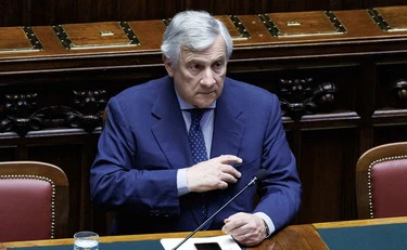 https://media.liberoquotidiano.it/97lnwMf_HsYgHQT4NcP3eA4rpwWJugMSyNSdo-EklFo/width:800/quality:90/aW1hZ2VzLzIwMjYvMDYvMTkvMTA0NzE0MDA0LWQ3MmUyM2RiLTUxYjYtNGViNy04MzQ3LWFlZTc1OGY2NjcxZC5qcGc.webp
