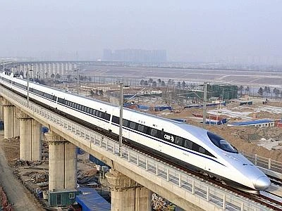 In Cina il viaggio in treno è da record: solo otto ore da Pechino a Canton