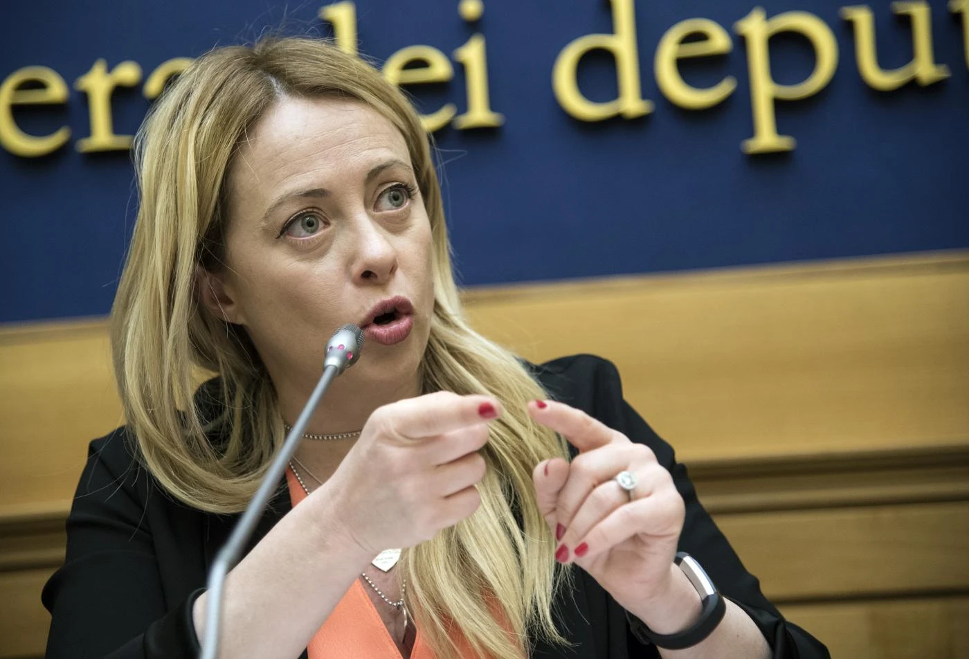 Giorgia Meloni, immigrati spacciatori che vendono droga ai minorenni: "Reato di tentato omicidio"