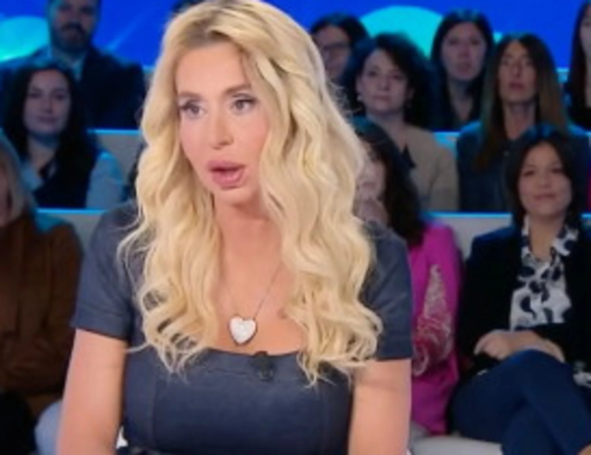 Valeria Marini costretta a vendersi casa: girano strane voci