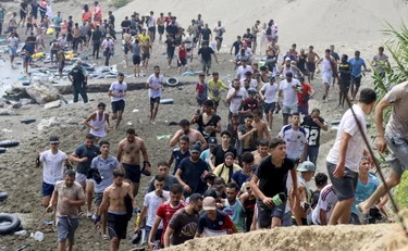 Ceuta, l'appello che fa tremare la Spagna: "Nuovo assalto il 15 agosto"