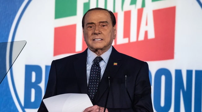 Silvio Berlusconi, come cancello 2 anni di scuola: l'ultima rivoluzione