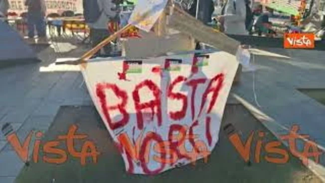 https://media.liberoquotidiano.it/9Bl9sd2KNtZ6VtvOXEgdw6VwwUYD3TZj9G18KKJ2Z9E/width:800/quality:90/aW1hZ2VzLzIwMjUvMTAvMDIvMTA0NjEzMzU2LTljYmViNjRlLTdjYmMtNDRhYi1iYzU1LTlhYjAzZDlmYWE2Ny5qcGc.webp