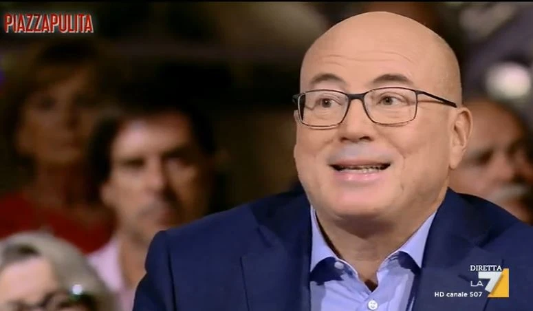 Piazzapulita, Lorenzo Fioramonti silurato in diretta da Cazzullo: "Incredibile sia ancora al governo"