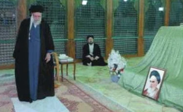 Iran, verso l'attacco Usa: la paura di Khamenei in questa foto