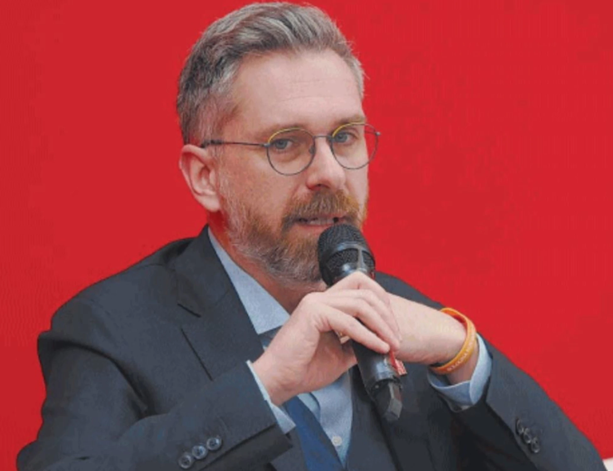Matteo Lepore in fuga dalle accuse: soldi pubblici, sindaco sotto assedio