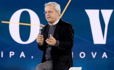 Enrico Mentana punge La7: "Bravissimi ma... sempre gli stessi ospiti. Chi vota destra non può sentirsi a casa"
