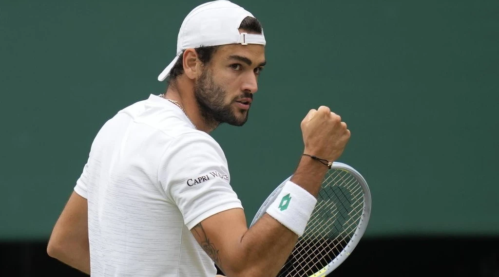 Matteo Berrettini scrive la storia del tennis italiano: il primo in finale a Wimbledon