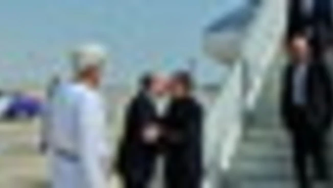 Iran, il ministro Araghchi in Oman per discutere dello stretto Hormuz