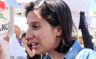 Elly Schlein fa a pugni con l'italiano: sconcertante, ecco cosa ha scritto