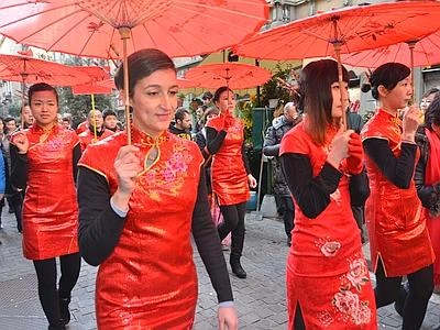 Cognomi a Milano, gli Zhou sorpassano i Brambilla. Rossi tallonati da Hu