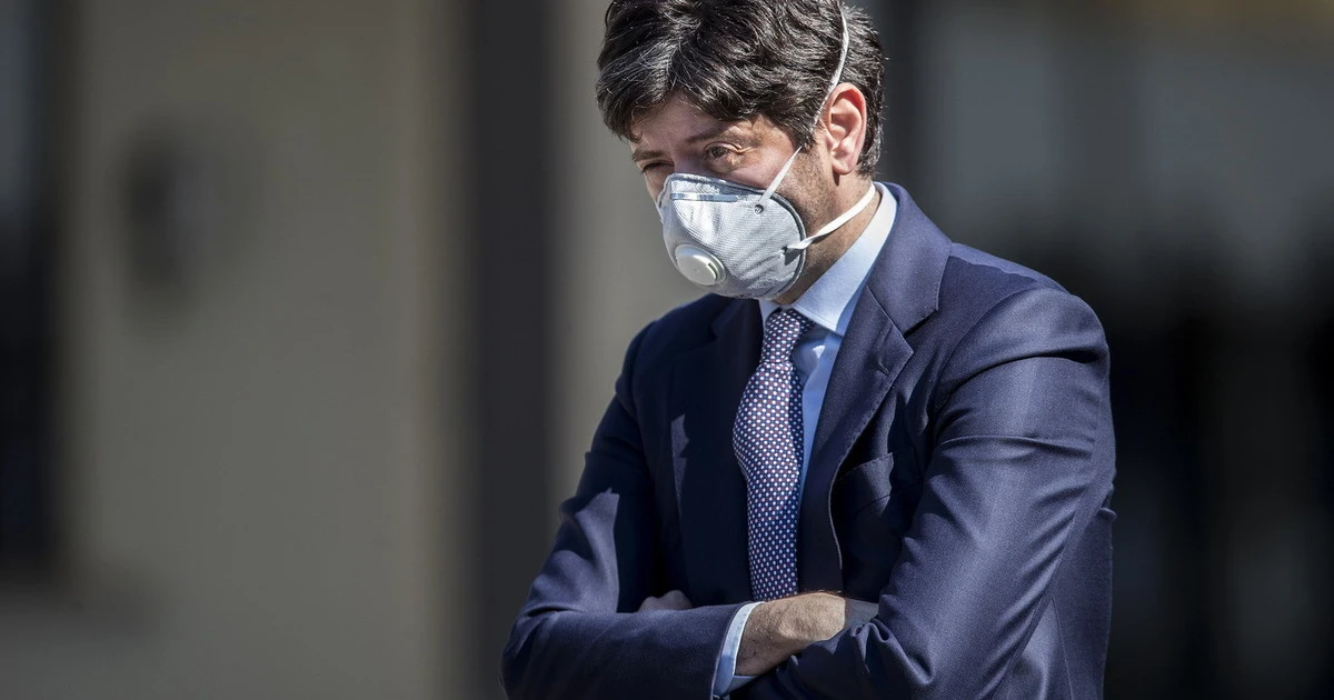 Coronavirus, il ministro Roberto Speranza stabilisce il divieto di ingresso in Italia da 13 Paesi a rischio