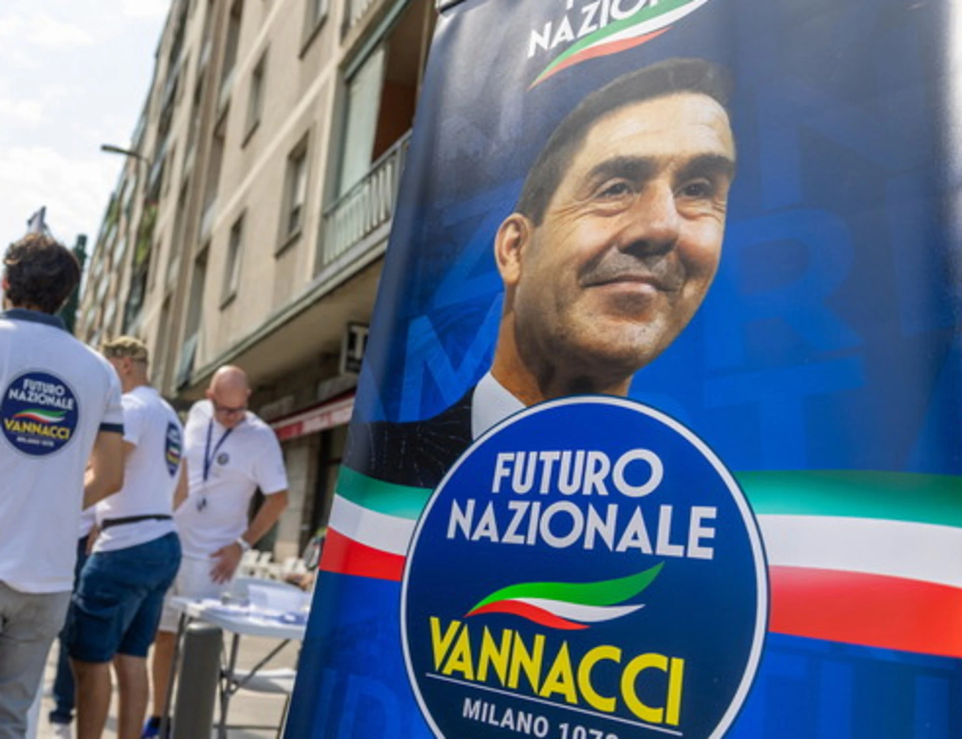 Vannacci, ecco il suo programma: "Esercito, mutuo tricolore, divieti in tv", come fa impazzire la sinistra