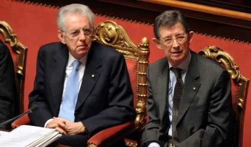 Il premier Mario Monti e il ministro Piero Giarda avrebbero bisogno di un commissario straordinario per la spending review, Enrico Bondi