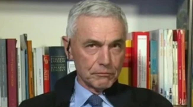 AstraZeneca, Giorgio Palù avverte: "I due soggetti che dovrebbero evitare di assumere il vaccino"